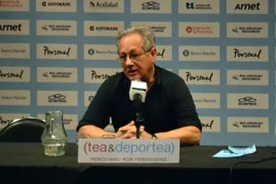 Julio Velasco en la presentación del 2015 para la selección