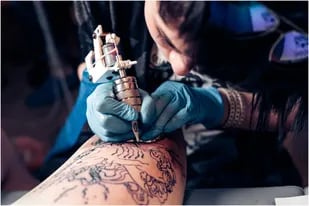 Un tatuador publicó una oferta de trabajo que finalmente perseguía otra intención