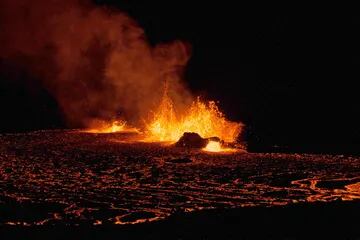 Los gases de las erupciones volcánicas, como el dióxido de azufre, pueden ser peligrosos o incluso mortales