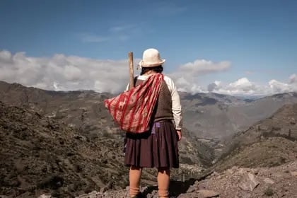 Siembra y cosecha de agua. Maximiliano Farina quiere retratar cómo las mujeres de una comunidad quechua en Perú realizan una práctica ancestral para contarrestar las sequías.