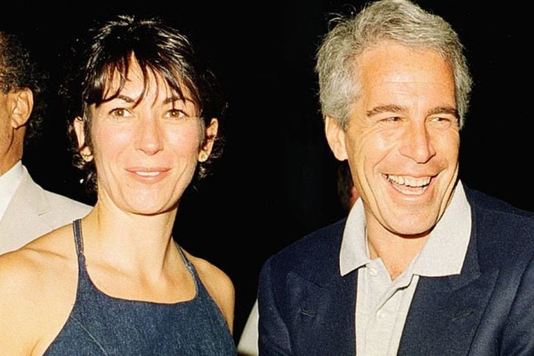 Ghislaine Maxwell está acusada de ser cómplice de Jeffrey Epstein en una red de trata de menores y se encuentra detenida en una prisión de Brooklyn (Daily Mail)