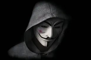 Anonymous le declaró la guerra a Rusia: hackeo a la televisión estatal con imágenes de Ucrania