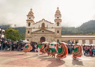 Danzas típicas en Choachi, Colombia.