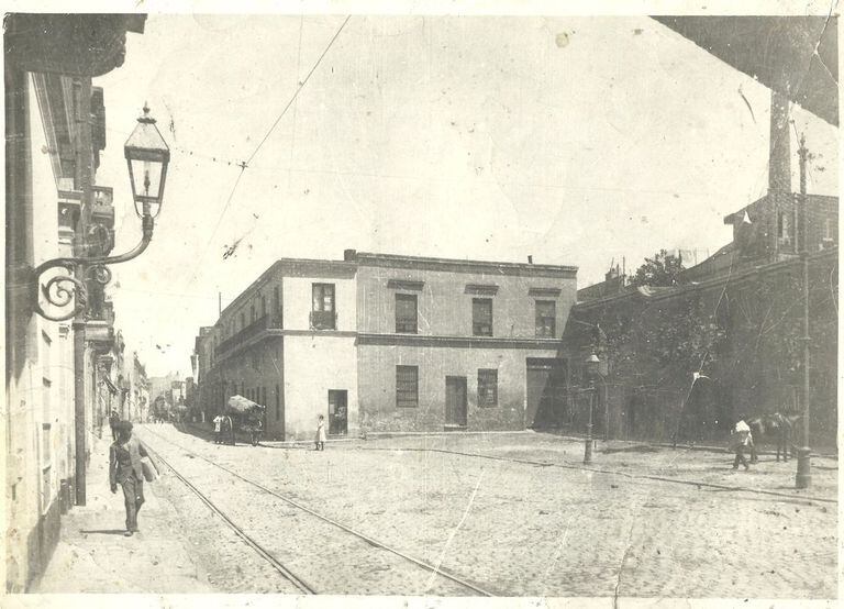 La calle Defensa 695 del siglo pasado, en pleno San Telmo