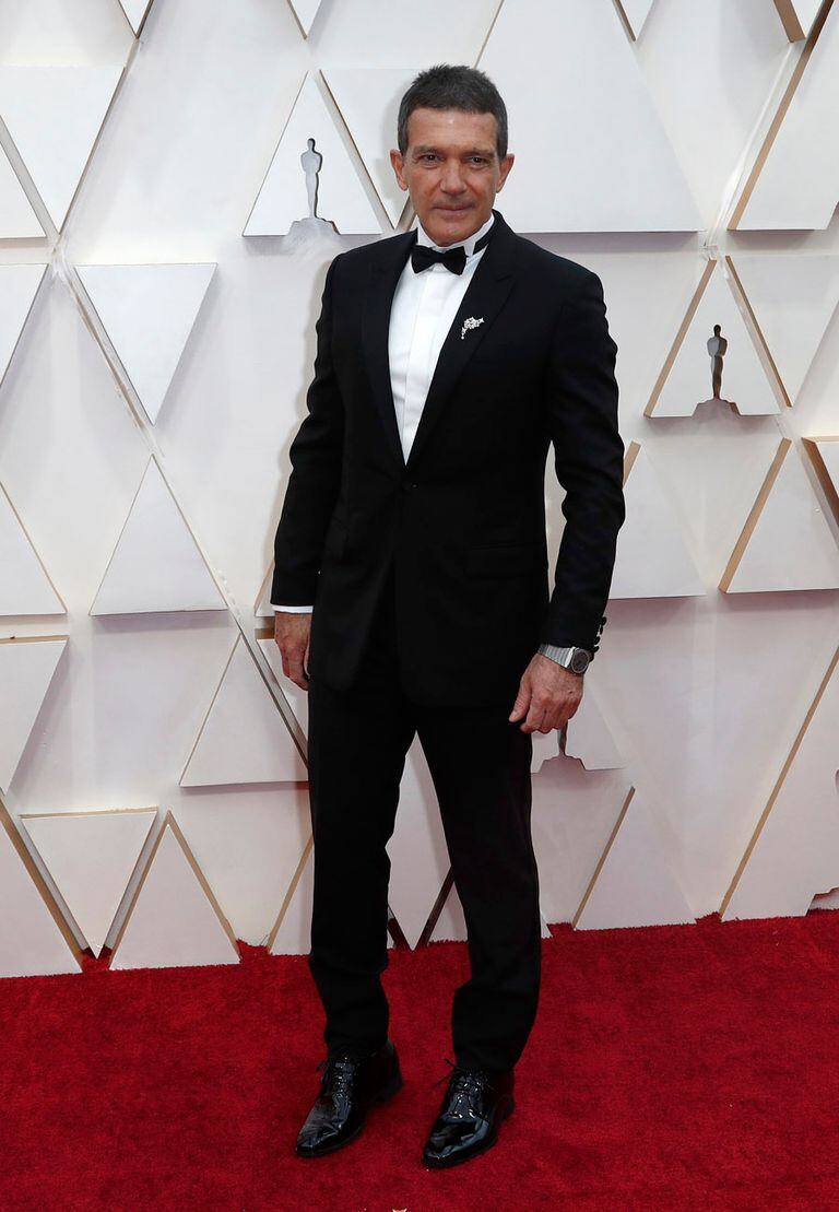 Antonio Banderas en la alfombra roja durante la llegada de los Oscar