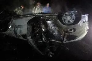 Tras un vuelco e incendio de un auto, murieron tres pasajeros y entre las víctimas hay un bebé