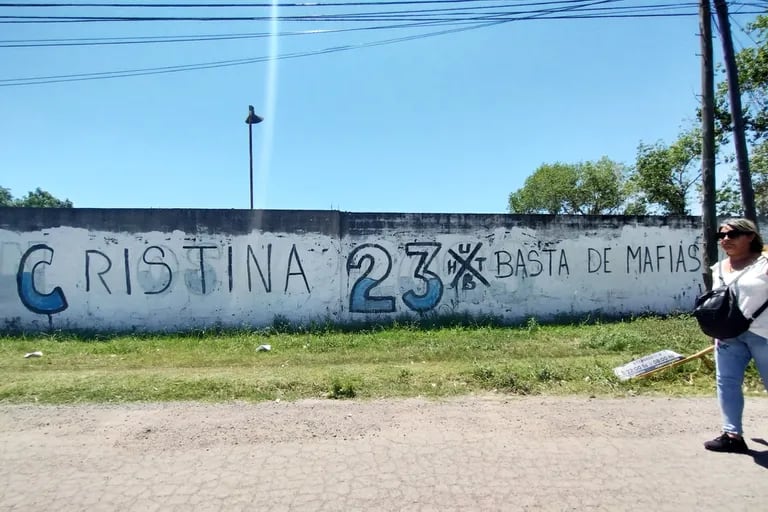 El kirchnerismo busca reflotar la candidatura de Cristina para retenedor su bastión Buenos Aires