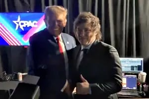 Milei se abrazó con Donald Trump antes de su discurso frente al encuentro conservador