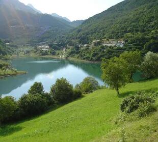 El pueblo de Vagli Sotto se ubica en la provincia de Lucca, en la Región Toscana de Italia (Vagli Park)