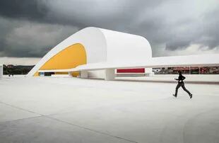 Espectacular centro cultural diseñado por Oscar Niemeyer, en Avilés. 