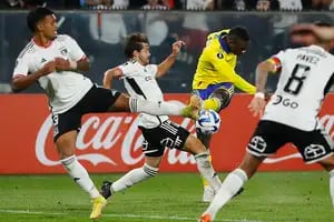 Advíncula sigue “equivocándose” para Boca: otro golazo importante por Copa Libertadores
