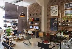 Una pareja de arquitectos unió oficio y vida personal en un loft de estilo industrial
