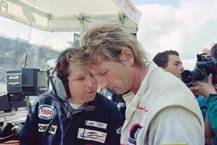 Jean Todt y Jean-Pierre Jabouille, director y piloto del equipo Peugeot en las 24 Horas de Le Mans; dos franceses que hicieron historia en la Fórmula 1