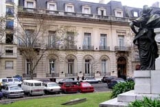 Mitos y leyendas que rodean a reconocidos edificios de Buenos Aires
