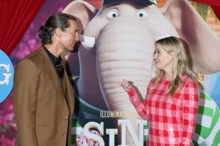  Matthew McConaughey y Reese Witherspoon se mostraron cómplices en la alfombra roja de la película Sing 2