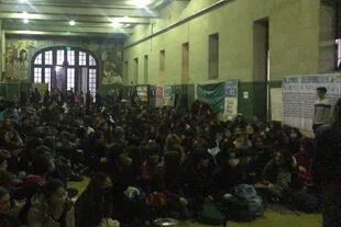 Los estudiantes decidieron en una asamblea la toma del Colegio Nacional de Buenos Aires