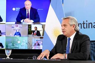 El presidente Alberto Fernández anuncia el inicio de la producción de la vacuna Sputnik V en la Argentina