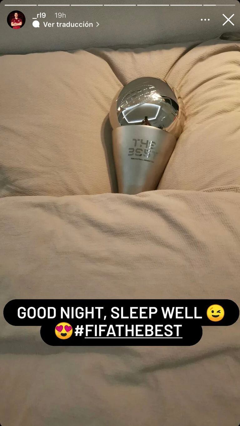 Lewandowski sent the prize to sleep in a funny post