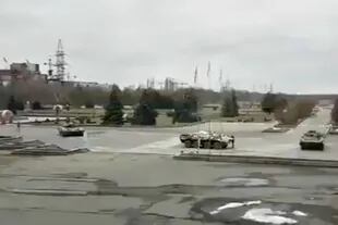 Tanques en la zona de la planta nuclear de Chernobyl