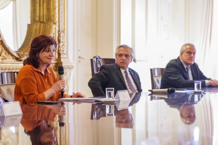 Alberto Fernández rechaza la suma fija que pide Cristina Kirchner y Sergio Massa hace equilibrio