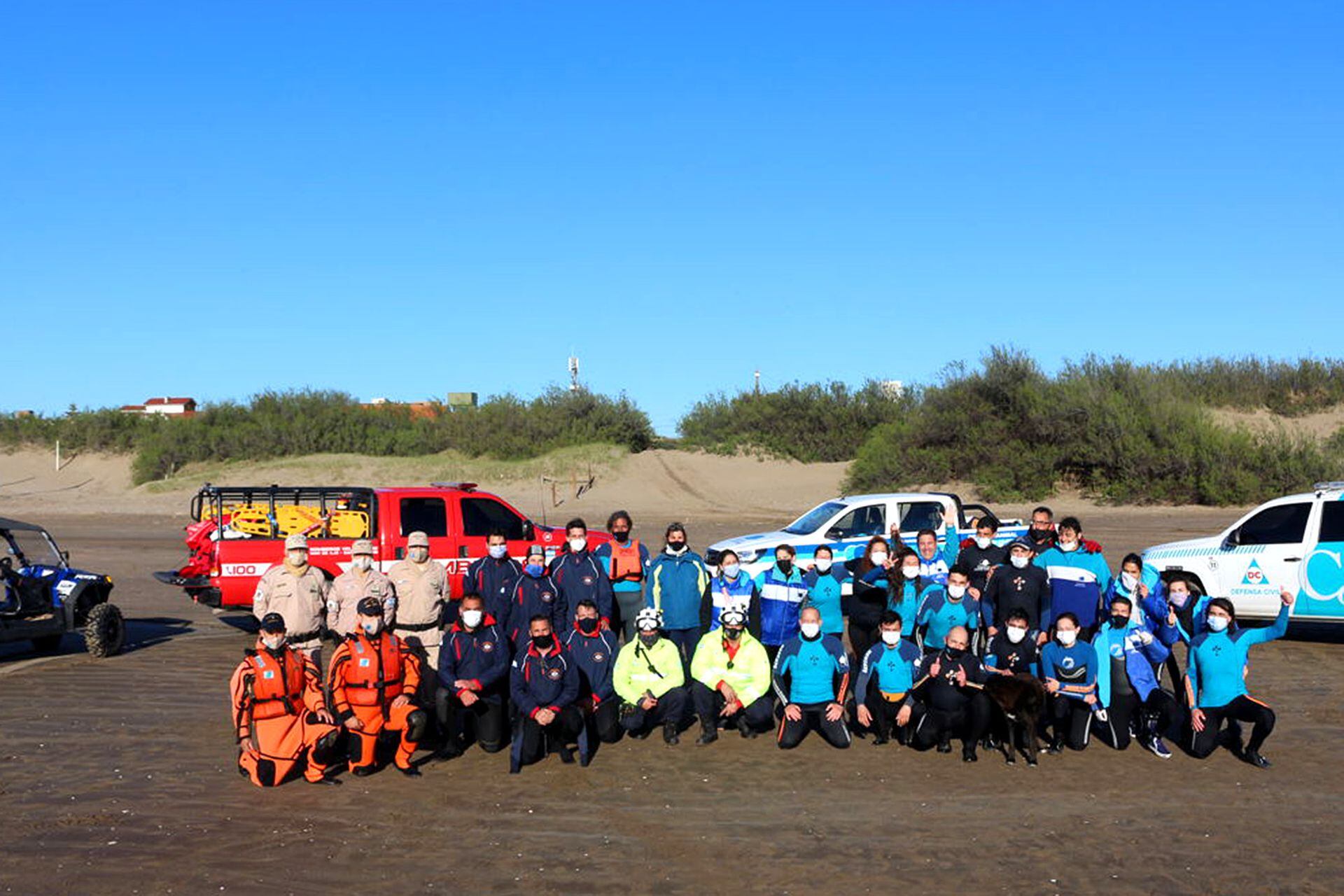 El equipo que participó de los rescates de las ballenas