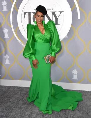 Dominique Morisseau optó por un vestido en color verde bastante llamativo