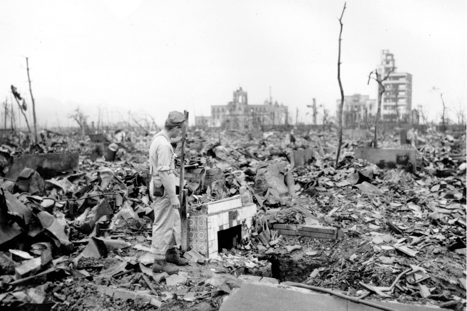 atomic bomb aftermath pictures