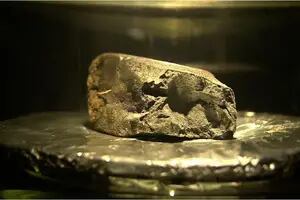 El antiguo meteorito que puede ayudar a resolver uno de los mayores enigmas de la Tierra