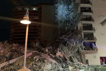 Tras el derrumbe el edificio quedó convertido en una pila de escombros