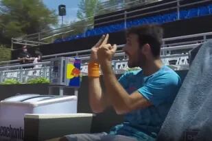Los obscenos gestos de "festejo" de Londero después de ganar un partido en Chile