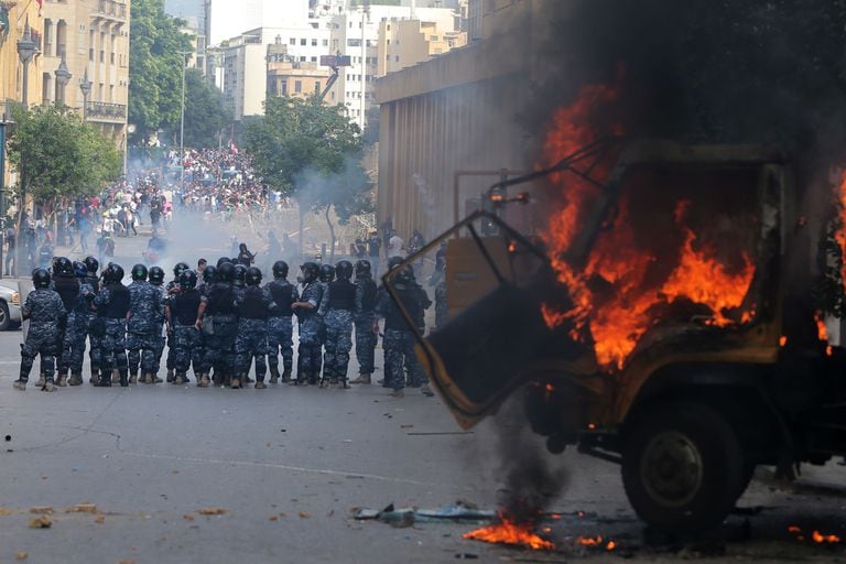 La protesta terminó con incidentes con las fuerzas de seguridad