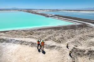 Avance crucial de la estrategia de Boric para explotar el litio en Chile: cómo es el acuerdo público-privado