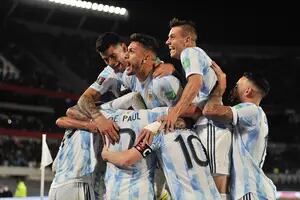 En un partidazo, la Argentina goleó 3-0 a Uruguay en el Monumental
