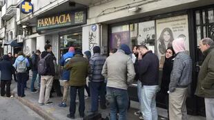 Colas para comprar marihuana en las farmacias uruguayas