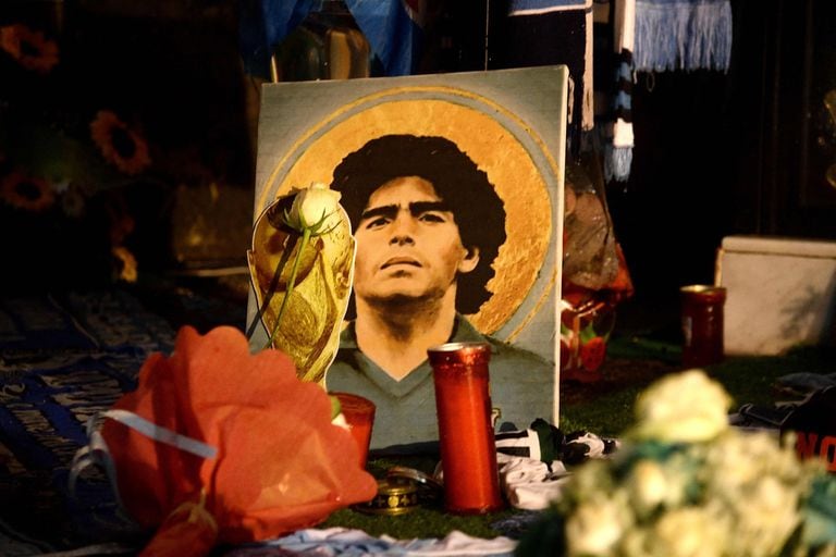 La muerte de Diego Armando Maradona provocó repercusiones en el mundo y a un año del fallecimiento se realizaron homenajes al Diez