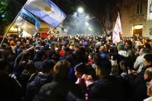 Cacerolazos y militancia por Cristina Fernández de Kirchner