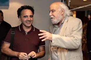 Juan Sasturain y Pablo De Santis: dos narradores "comiqueros" en la Sala Juan L. Ortiz