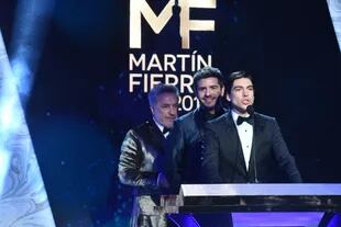 Agustín Sullivan, Marco Antonio Caponi y Antonio Grimau recibieron el premio a mejor director, que fue para Adrián Caetano