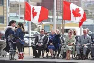 En una breve visita a Canadá, Camilla de Cornuales no pudo controlar su ataque de risa durante la celebración del 150° aniversario de la fundación del país. 