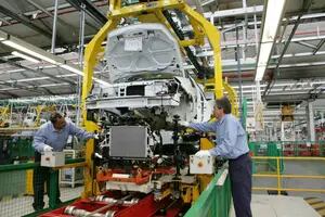 Hay suspensiones en Renault e Iveco por la caída en la venta de autos