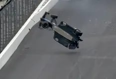 El terrible accidente durante las prácticas de Las 500 Millas de Indianápolis