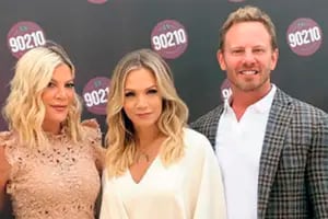 Ian Ziering y Jennie Garth, muy cerca de Tori Spelling en el difícil momento que le toca atravesar