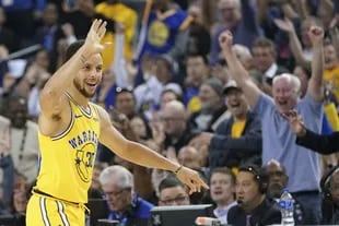Stephen Curry, de Golden State Warriors, gran candidato a llevarse el anillo de la NBA