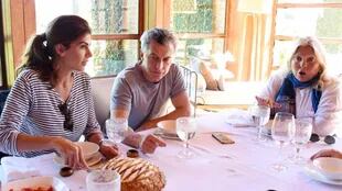 Macri almorzó junto a Elisa Carrió y Juliana Awada en Los Abrojos