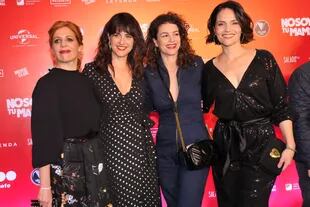 Valeria Lois, Julieta Díaz, Marina Glezer y Celina Font, parte del elenco femenino de No soy tu mami