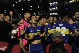 El festejo de los jugadores de Boca tras golear a Central Córdoba, en la Bombonera