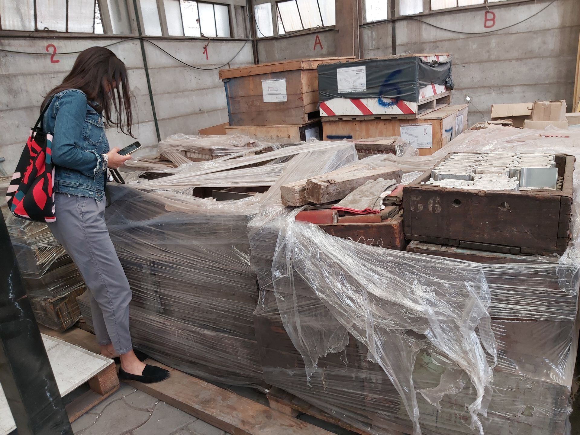 En el laboratorio Centenera se instalarán hornos especiales para reproducir las mayólicas (cerámicas) históricas; muchas se encuentran en los cajones originales que vinieron en barco desde los países que la fabricaban