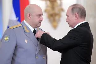  La designación del general Serguéi Surovikin, también conocido como “General Armagedón” o “Carnicero”, tiene por objeto recrudecer la estrategia de las milicias del Kremlin en territorio enemigo