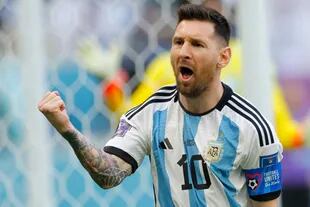 El brazalete de capitán de Lionel Messi en el primer tiempo