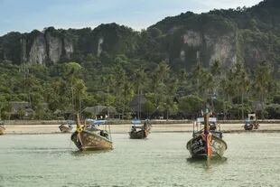 Long tails boats, en Phi Phi Island Village